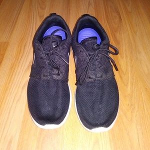 Nike Roshe One Shoes